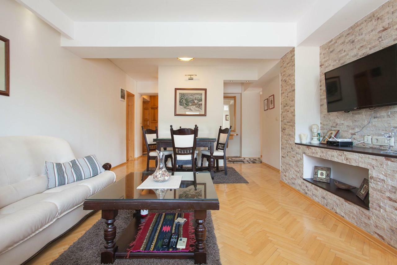 White Apartment Skopje Bagian luar foto